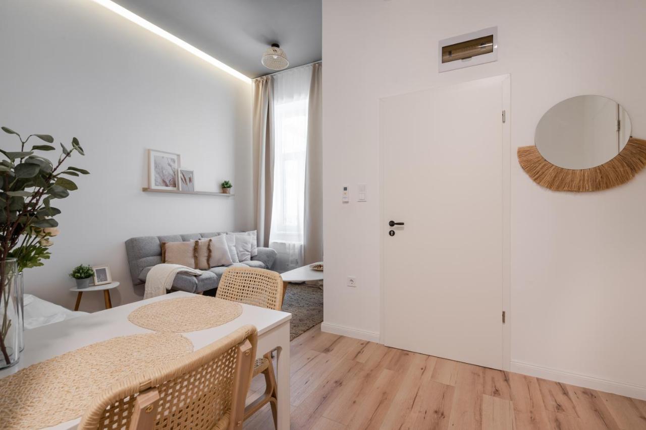 A62 - Akacfa Street Central Residence - Best Location By Bqa Budapest Esterno foto