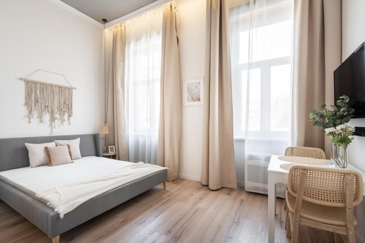A62 - Akacfa Street Central Residence - Best Location By Bqa Budapest Esterno foto