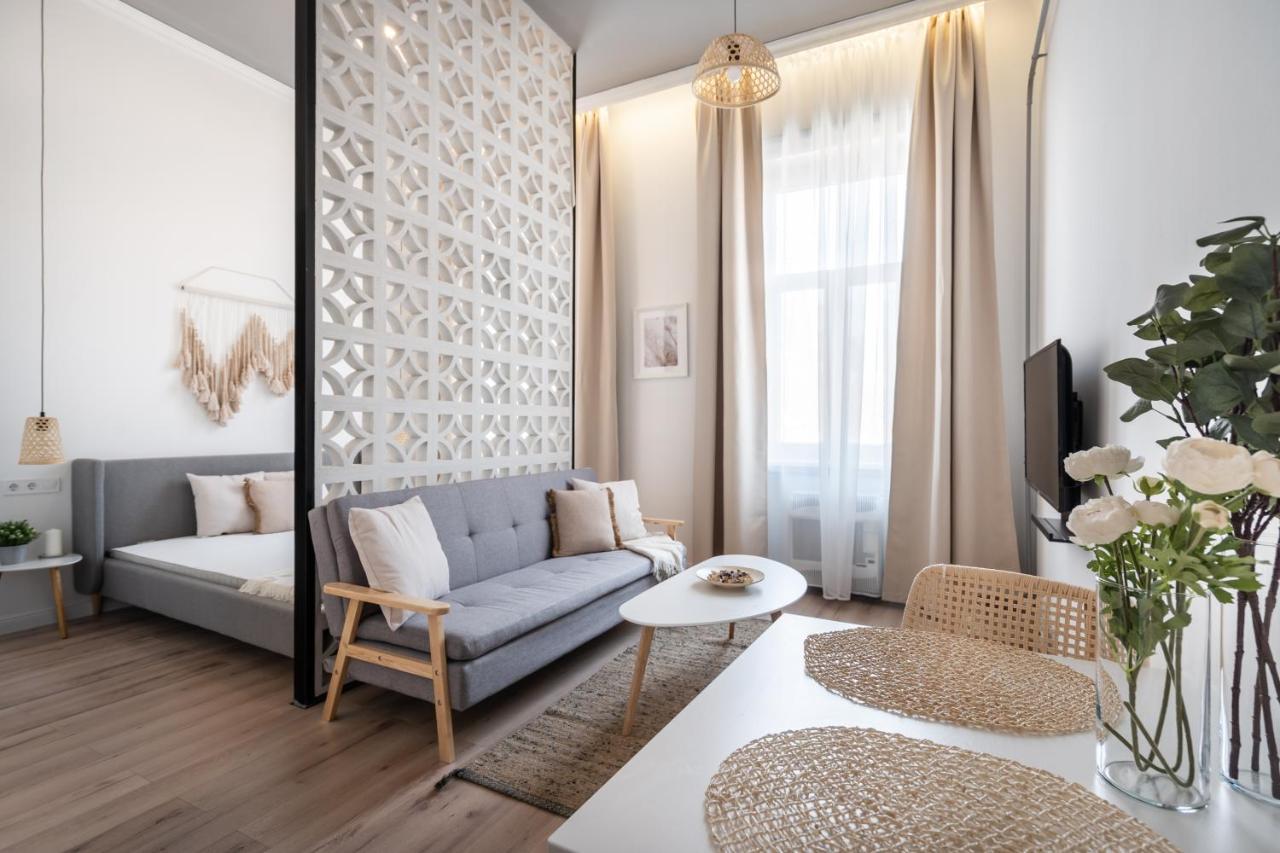 A62 - Akacfa Street Central Residence - Best Location By Bqa Budapest Esterno foto